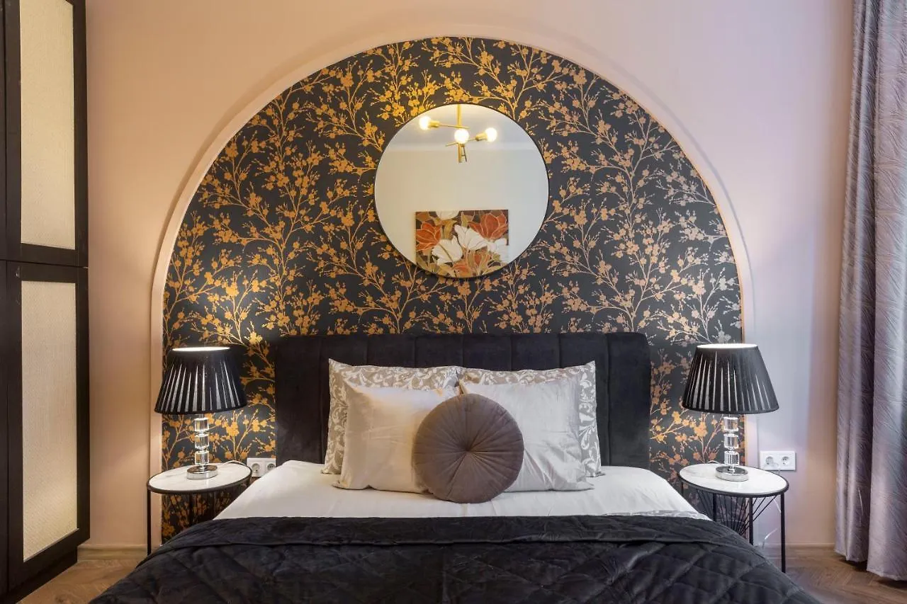 Stylish Quentin Apartment In The King Street Budapest Ungheria