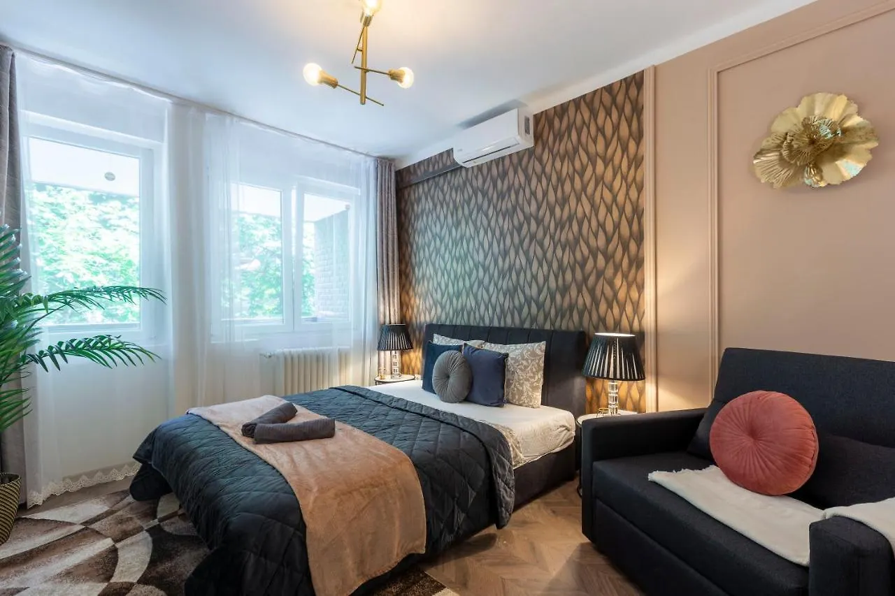 Stylish Quentin Apartment In The King Street Budapest