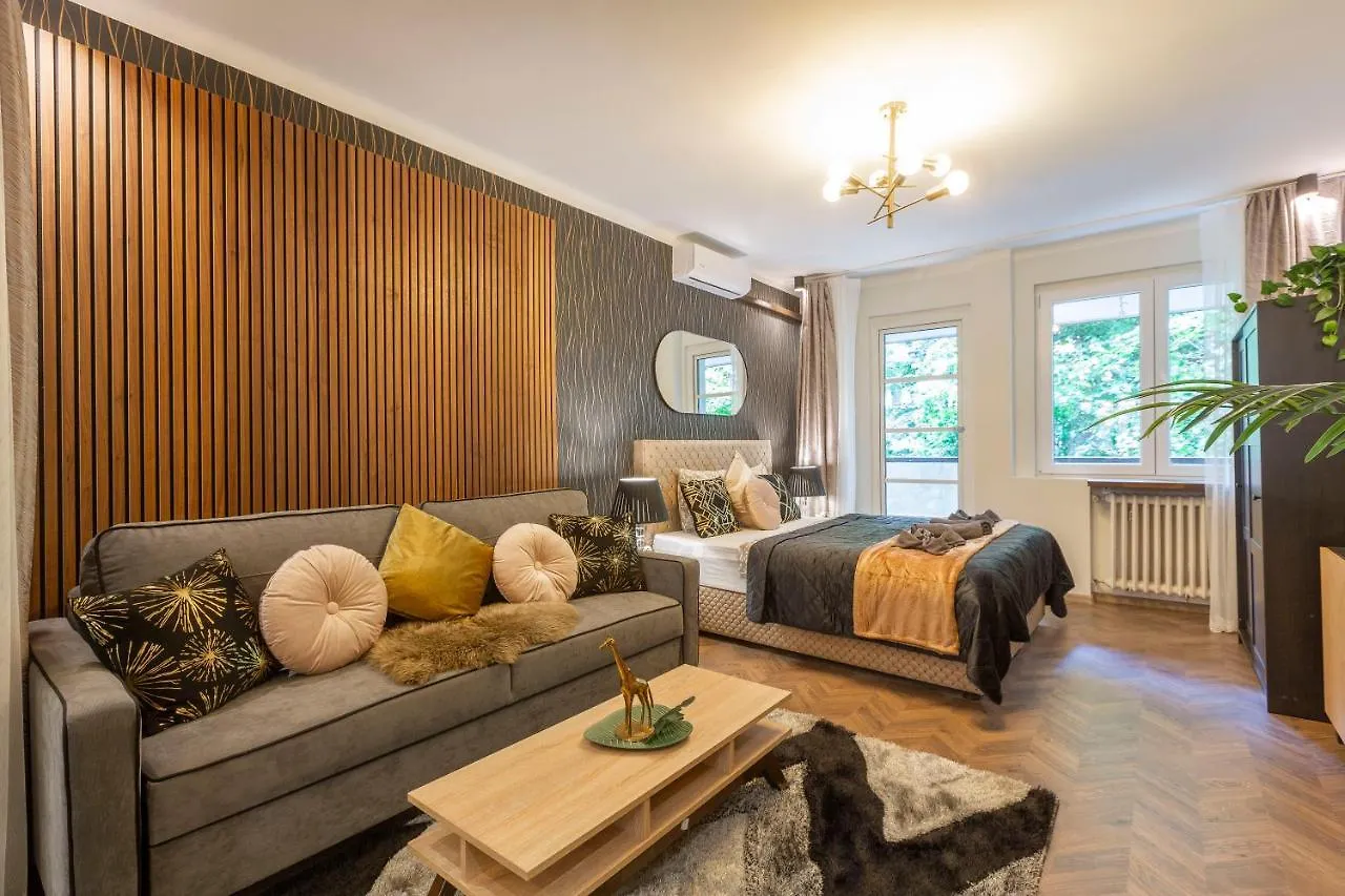 Stylish Quentin Apartment In The King Street Budapest