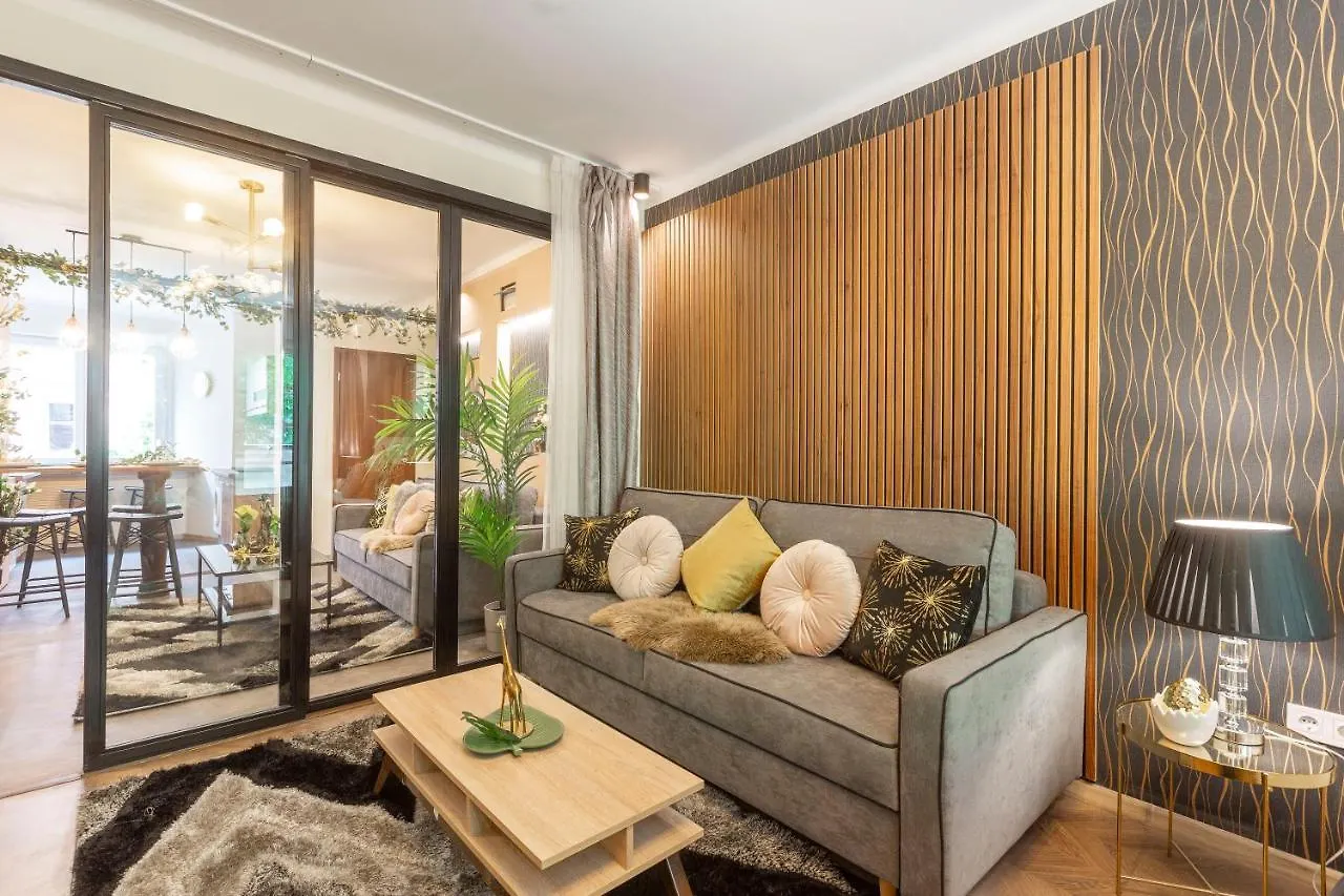 Stylish Quentin Apartment In The King Street Budapest